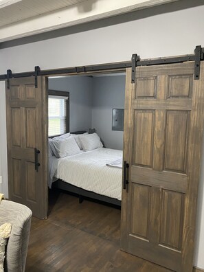 2 多间卧室、WiFi、床单