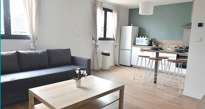 Cosy, fully-equipped, refurbished F2