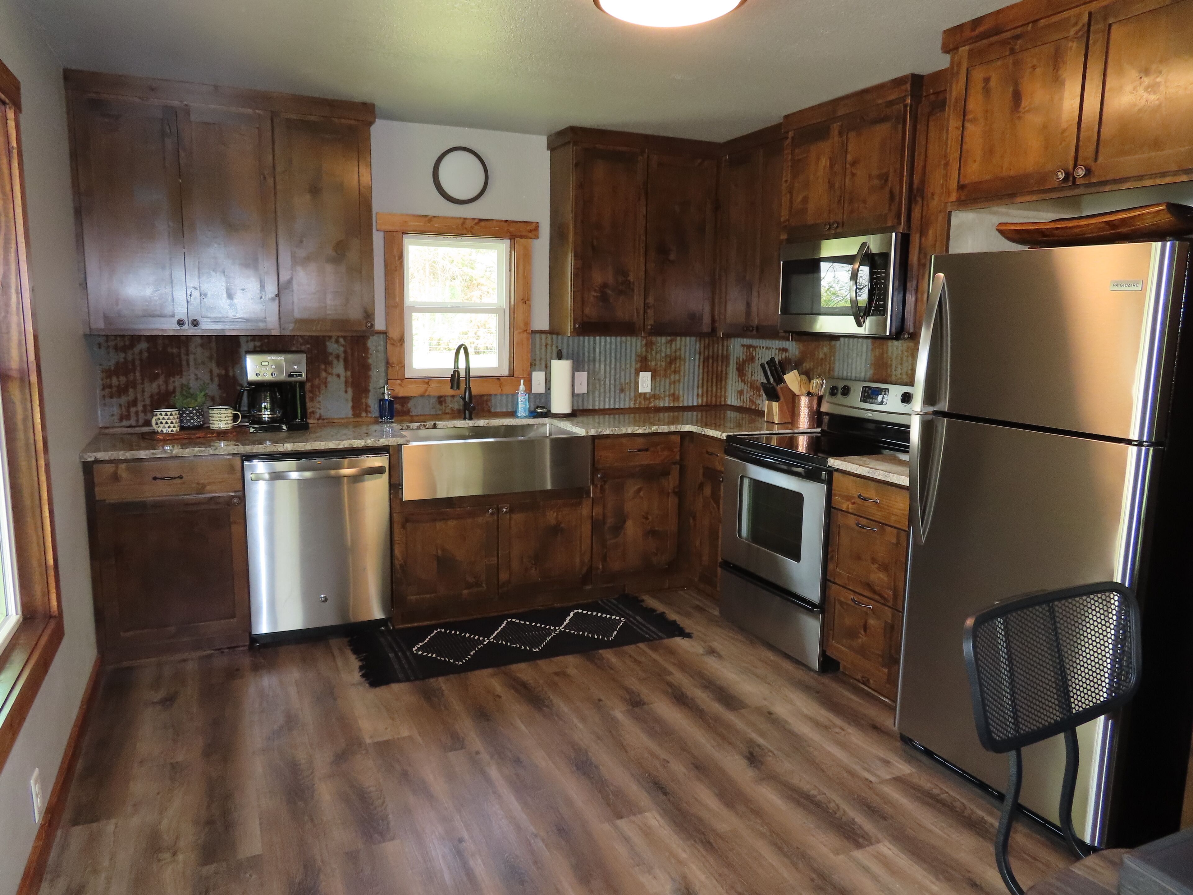 3/4 Mile from Wilderness Rider Buffalo Ranch,near Buffalo River w/RV Elec Hookup