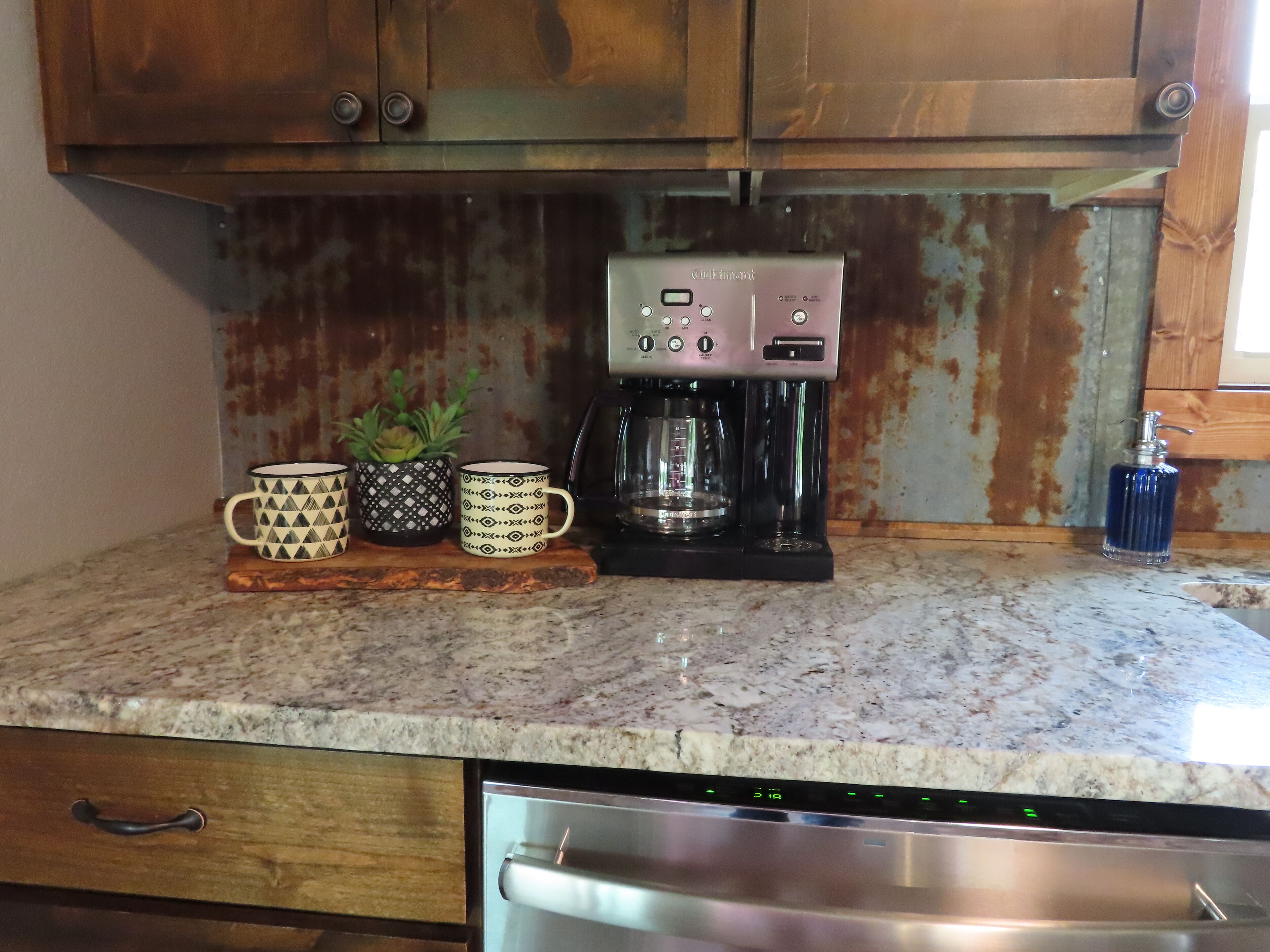 3/4 Mile from Wilderness Rider Buffalo Ranch,near Buffalo River w/RV Elec Hookup