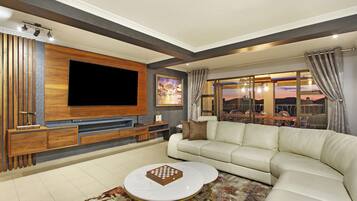 Exclusive Townhome | Living area