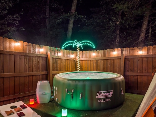 Hottub 🌴, Baby friendly👶, fire-pit 🔥, Views 🌁