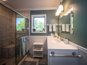 Bathtub, jetted tub, hair dryer, towels
