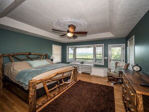 3 bedrooms, free WiFi, bed sheets - Lookout Point Cabin-Long Range Mt View-PAVED ROADS-Hot tub-Fire Pit-Dog friendly (Blue Ridge)