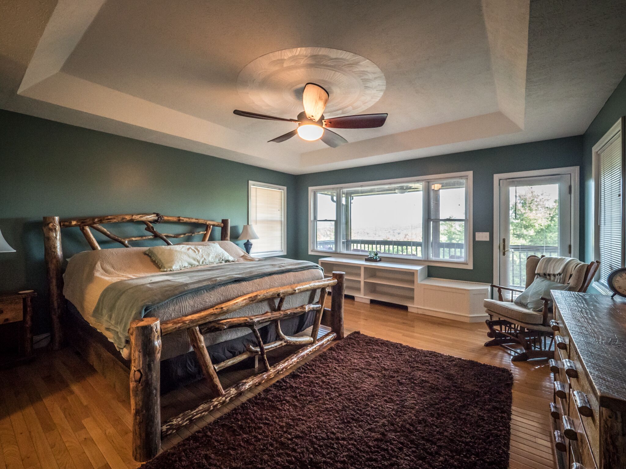 Cabin-Lookout Point-Long Range Mt Views-Hot tub-Fire Pit-Game Room-Dog friendly