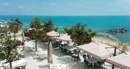 Luxurious and panoramic apartment at the beach  in Lamer complex