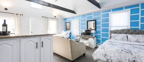 1 bedroom, desk, iron/ironing board, free WiFi