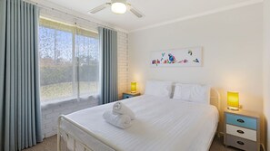 3 bedrooms, free WiFi, bed sheets