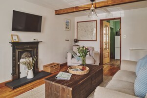 Family Cottage, Private Bathroom | Lounge