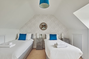 Family Cottage, Private Bathroom | 2 bedrooms - Oakey Cottage (Cheltenham)