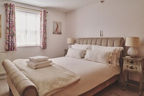 2 bedrooms - Oakey Cottage (Cheltenham)