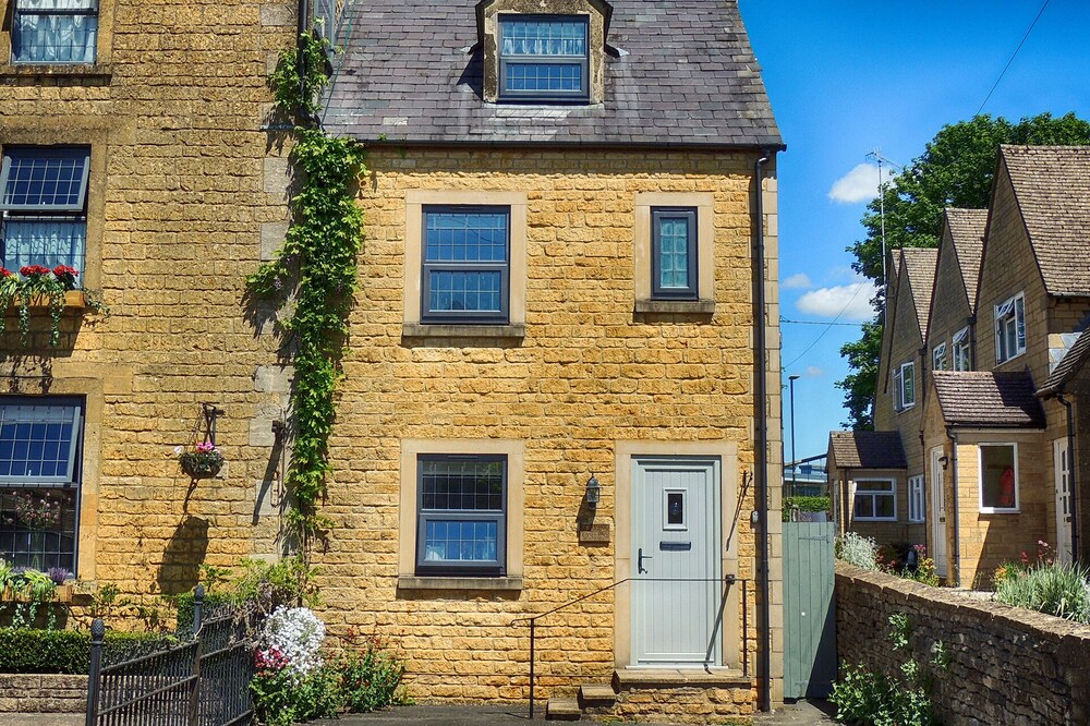 Oakey Cottage