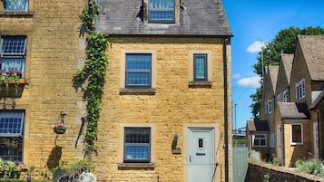 Family Cottage, Private Bathroom | Exterior
