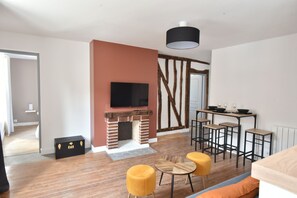 Interior - F3 Charm of the old renovated, fully equipped (Linas)