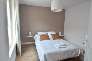 3 bedrooms, free WiFi - F3 Charm of the old renovated, fully equipped (Linas)