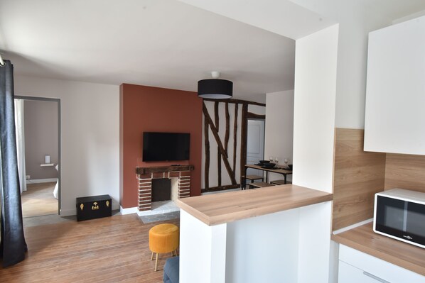 Interior - F3 Charm of the old renovated, fully equipped (Linas)