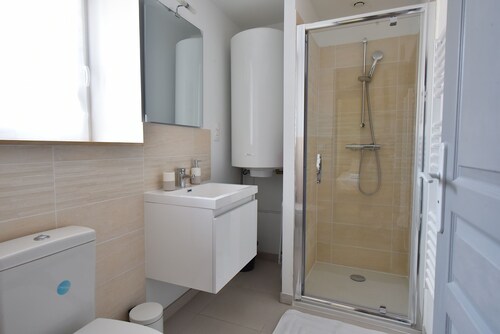 F3 Charm of the old renovated, fully equipped