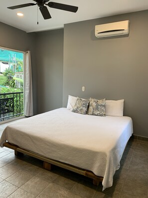 3 bedrooms, free WiFi, bed sheets - Tucan House (Quepos)