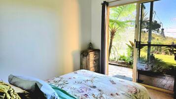 3 bedrooms, iron/ironing board, travel cot, free WiFi