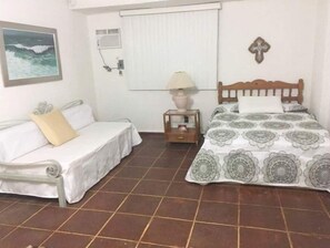 3 bedrooms, desk, free WiFi, bed sheets