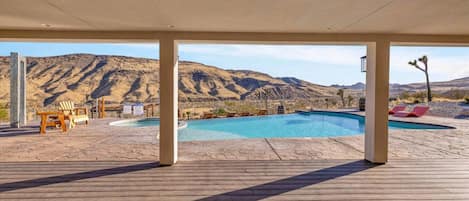 Outdoor pool, an infinity pool