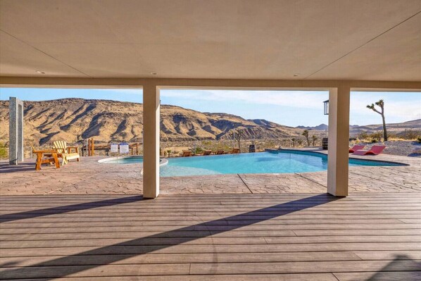 Outdoor pool, an infinity pool