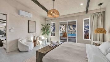 5 quartos, escrivaninha, ferros/tábuas de passar roupa