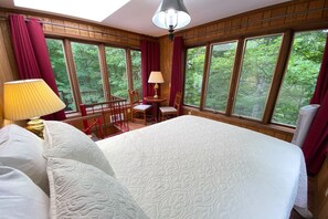 4 slaapkamers, een strijkplank/strijkijzer, gratis wifi, beddengoed