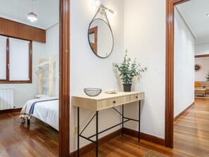 4 bedrooms, desk, iron/ironing board, travel cot