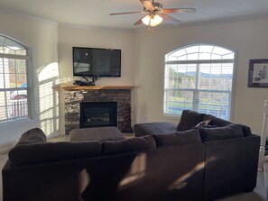 Télévision, cheminée