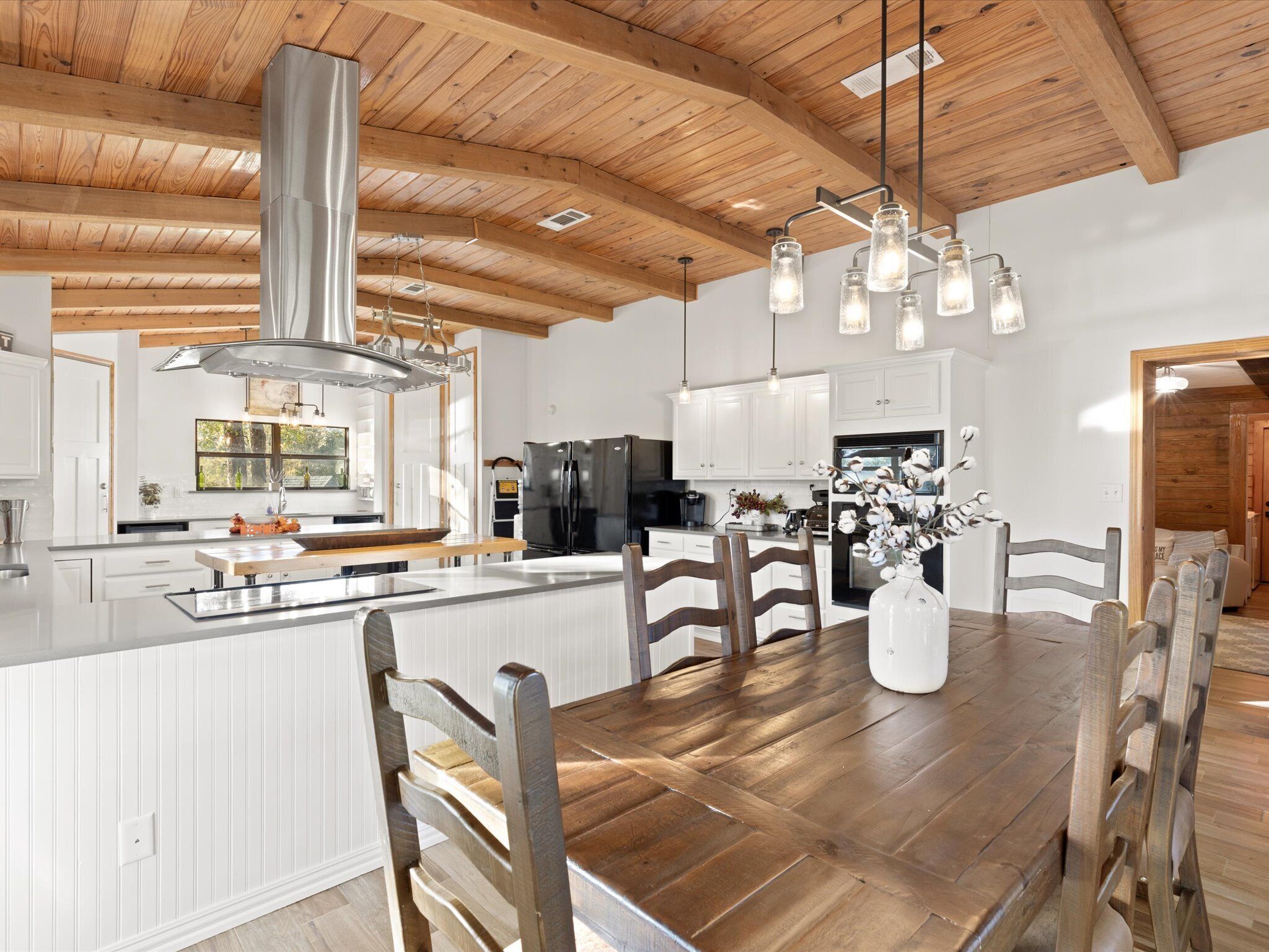 Stunning Log Home on River - Near PK Lake & Rocker B Ranch!