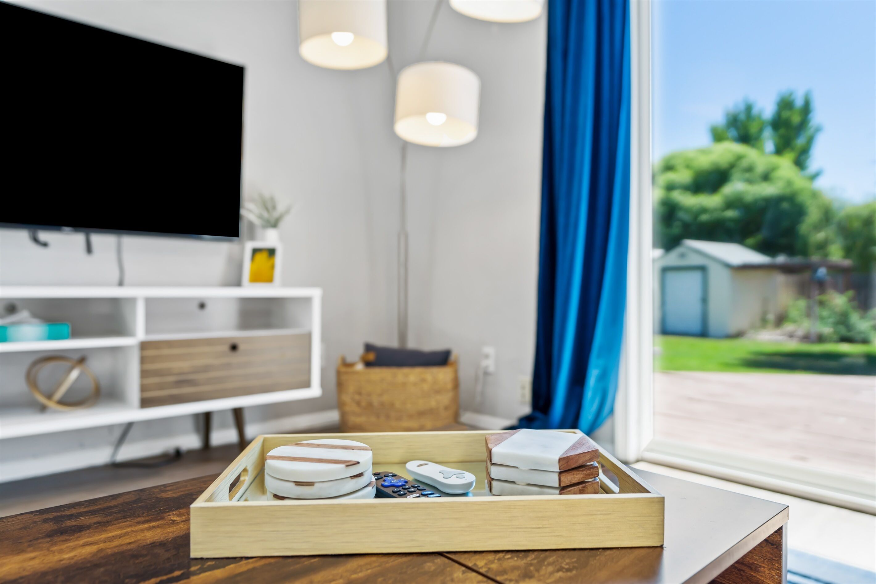 South Nampa, Large yard, BBQ, Skylights, Sleeps 10