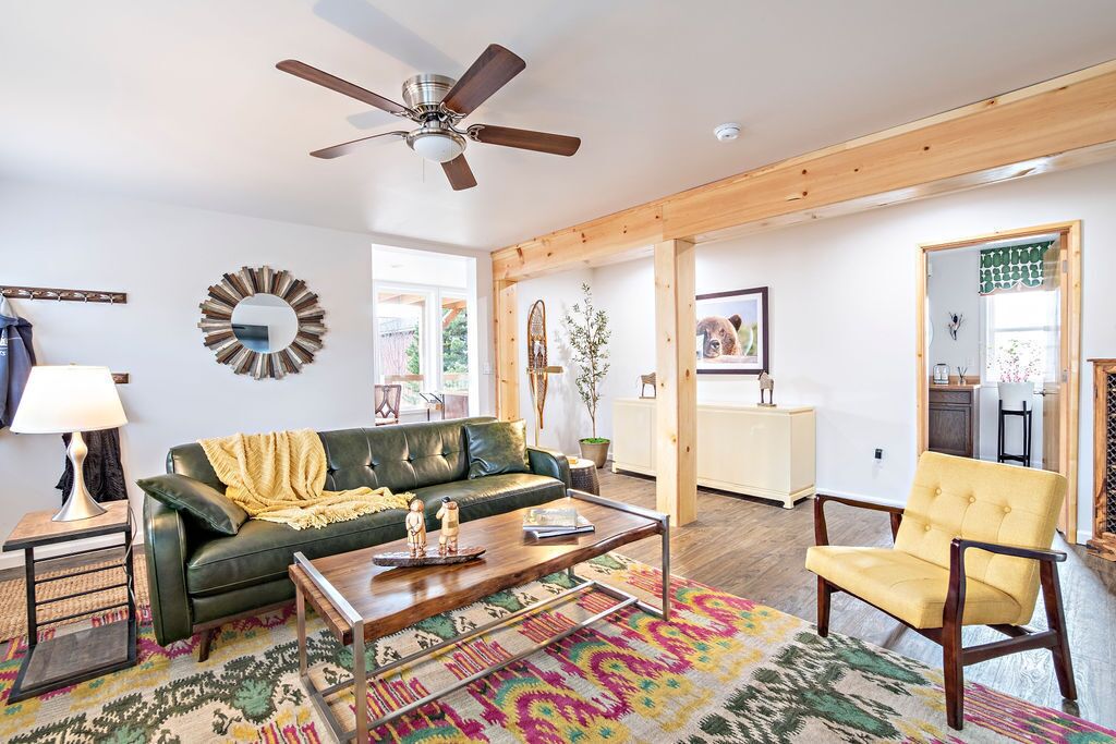 Gorgeous Chilkat Tower #1, 2BR Condo, downtown