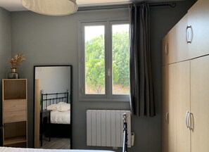 2 chambres, lit parapluie, Wi-Fi gratuit, draps fournis