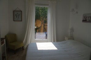 2 bedrooms, iron/ironing board, free WiFi, bed sheets - Charming rentals (Mazan)