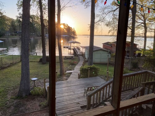 Fantastic get away house on lake
