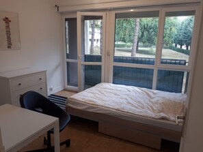 2 bedrooms, WiFi - Short-term flat sharing: 22€ per person per night (Reims)