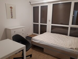 2 bedrooms, WiFi - Short-term flat sharing: 22€ per person per night (Reims)