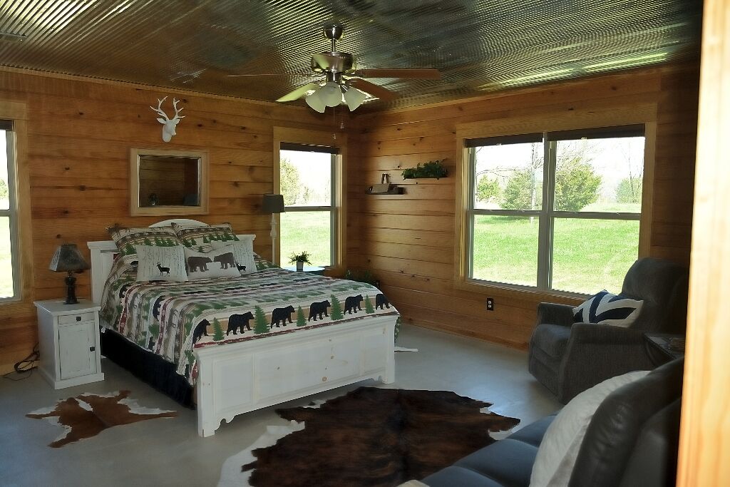 AWESOME CABIN WITH ACCESS TO MANY TRAILS, INCLUDING WOLF PEN GAP IN MENA, AR.