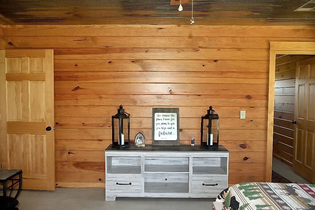 AWESOME CABIN WITH ACCESS TO MANY TRAILS, INCLUDING WOLF PEN GAP IN MENA, AR.