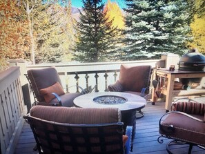 Property grounds - Beautiful light filled townhouse is perfect for family and friends. (Sun Valley)