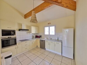 Réfrigérateur, micro-ondes, lave-vaisselle