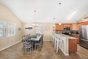 Fridge, microwave, oven, stovetop - Flock On-Pet friendly beach house close to the beach, golf cart zone (Port Aransas)