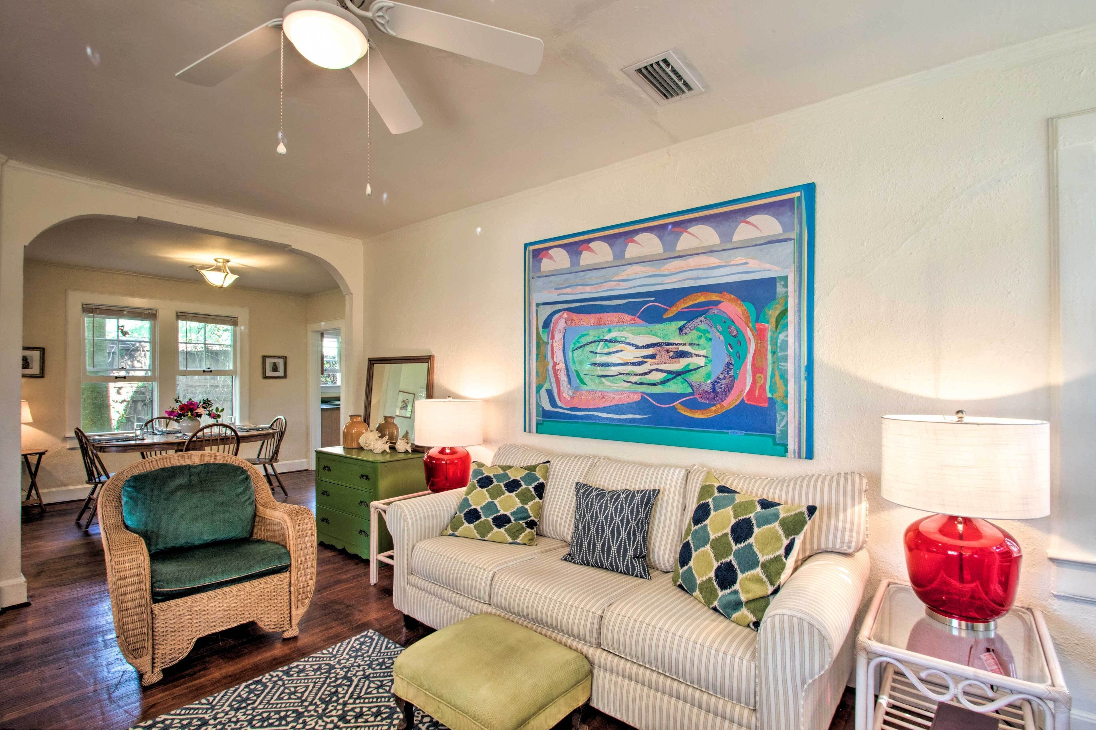 Colorful Pensacola Oasis: 1 Block to Bayview Park!