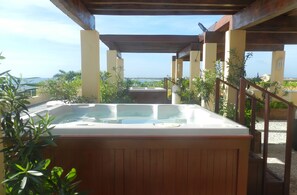Baignoire à remous extérieure
