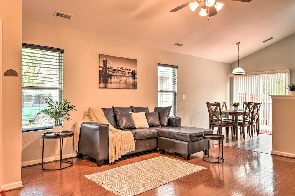 Pet-Friendly Retreat w/ Yard: ~ 8 Mi to Downtown!