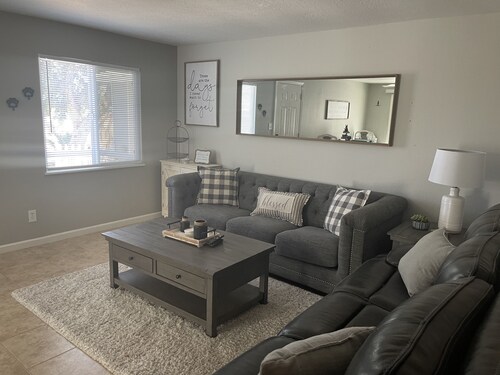 One block to the River, sports park, dogs, AC garage games!