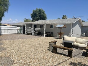 Property grounds - One block to the River, sports park, dogs, AC garage games! (Bullhead City)