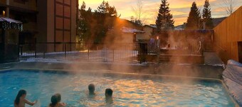 Walk to town and chairlifts. Pool/hot tubs & free parking, spectacular views!!