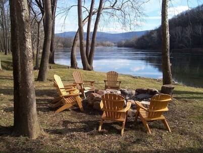 Magical Riverfront Retreat in Luray – Cozy Getaway with Stunning Views!